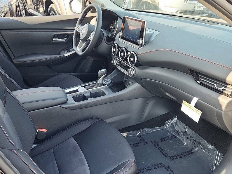 New 2025 Nissan Sentra SR w/ Midnight Edition FWD image 14