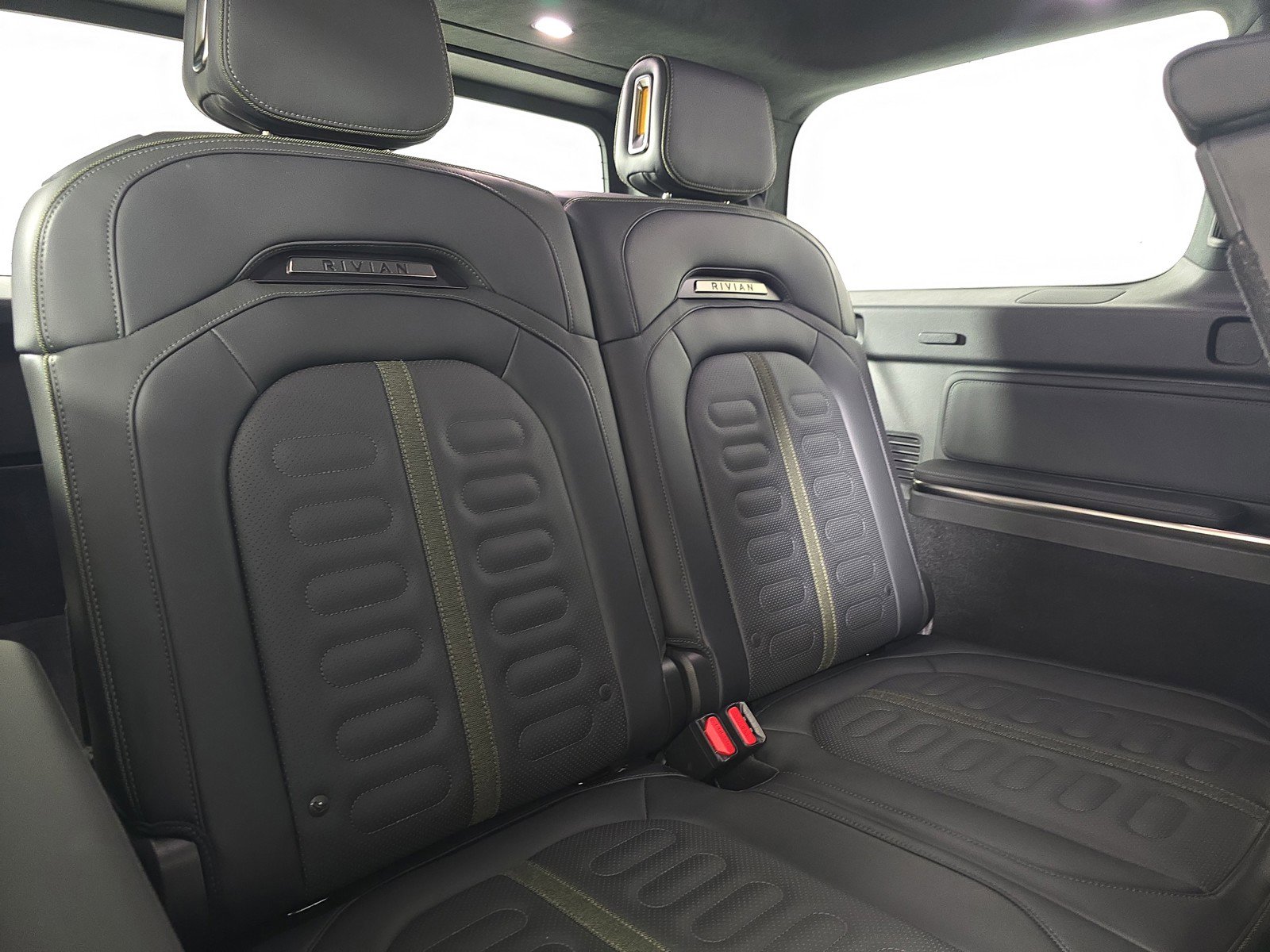 Used 2024 Rivian R1S Adventure AWD/4WD image 22