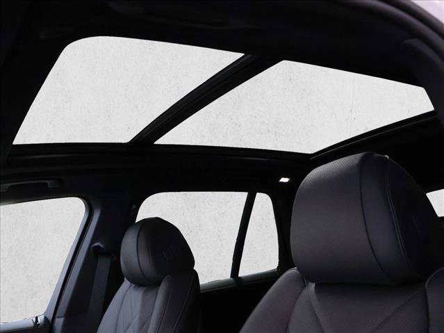 New 2026 BMW X5 xDrive50e w/ Premium Package AWD/4WD image 15