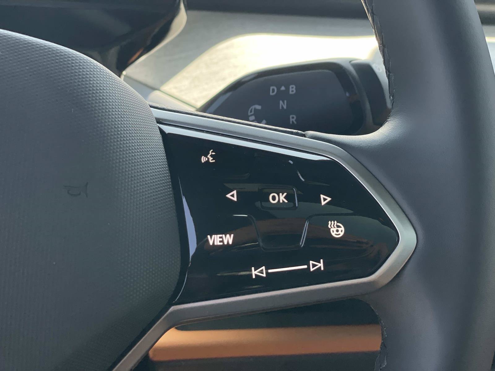 Certified 2025 Volkswagen ID. Buzz Pro S Plus AWD/4WD image 9