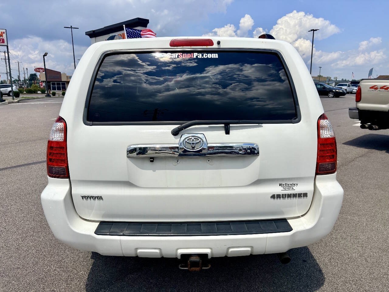 Used 2007 Toyota 4Runner SR5 AWD/4WD image 5