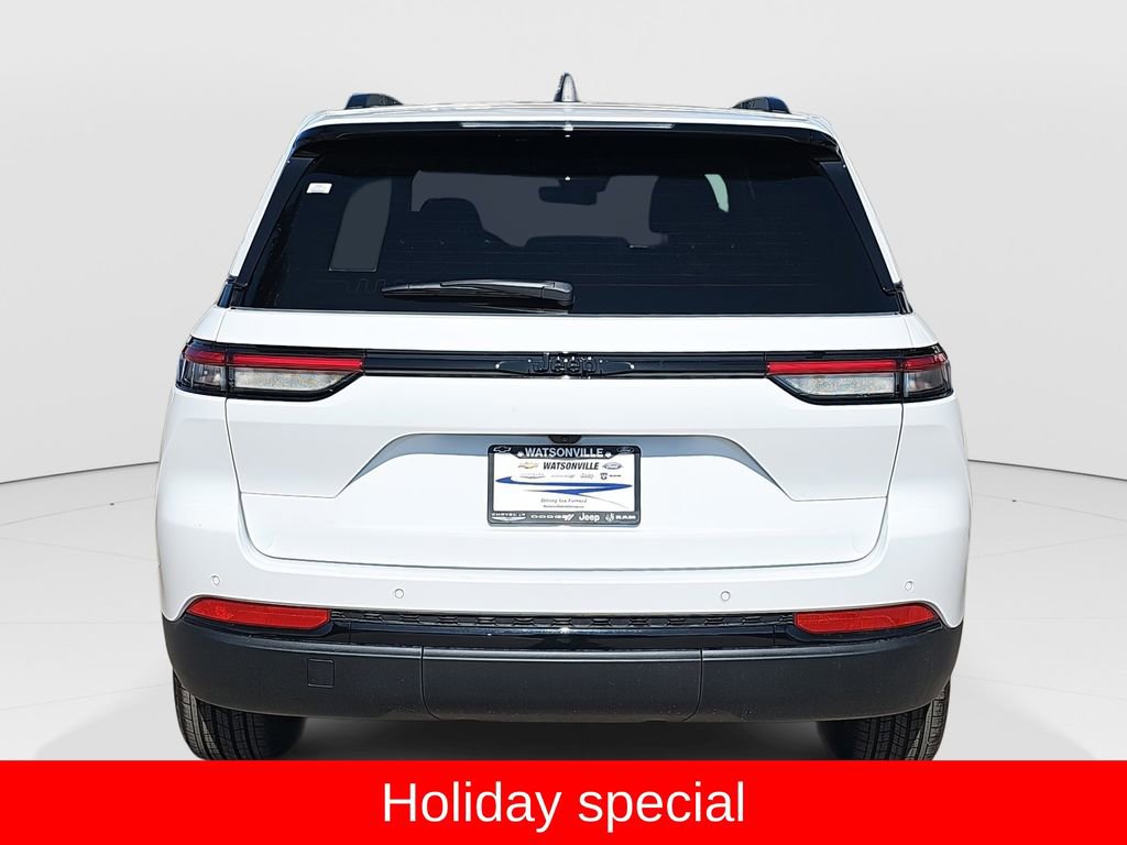 New 2025 Jeep Grand Cherokee Altitude image 4