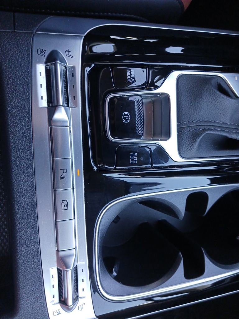 Used 2024 Kia Carnival SX FWD image 9