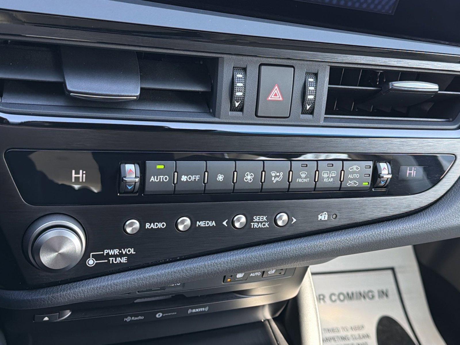 Used 2022 Lexus ES 300h w/ Premium Package image 20