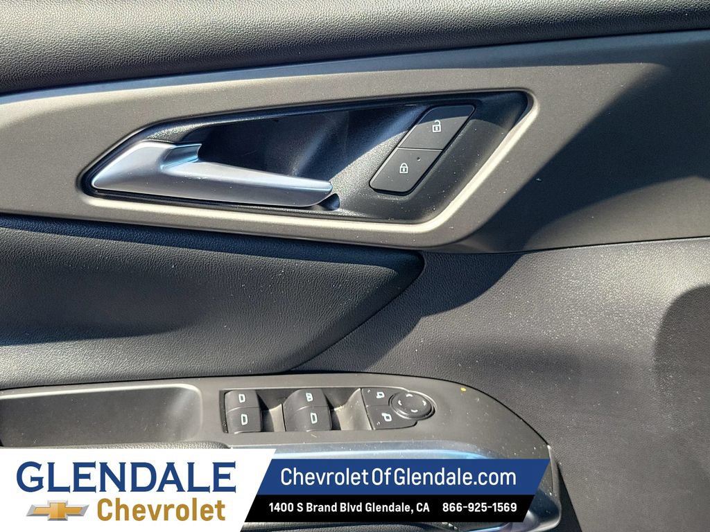 Certified 2025 Chevrolet Traverse LT FWD image 31