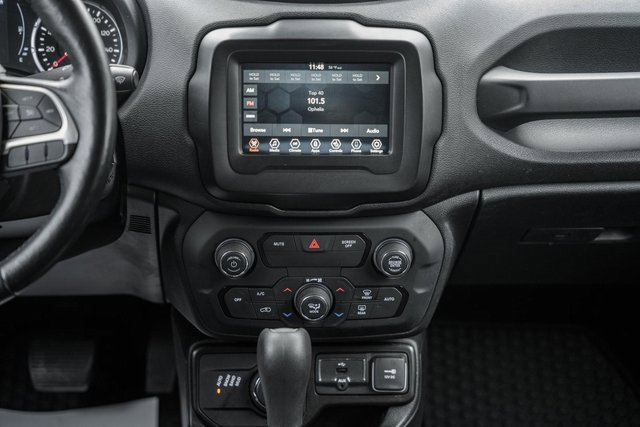 Used 2019 Jeep Renegade Latitude w/ Cold Weather Group image 31