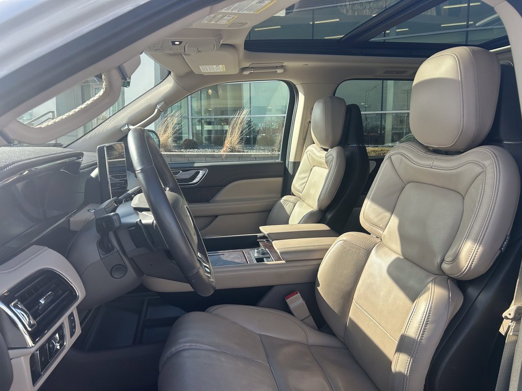 Used 2023 Lincoln Navigator Reserve image 8