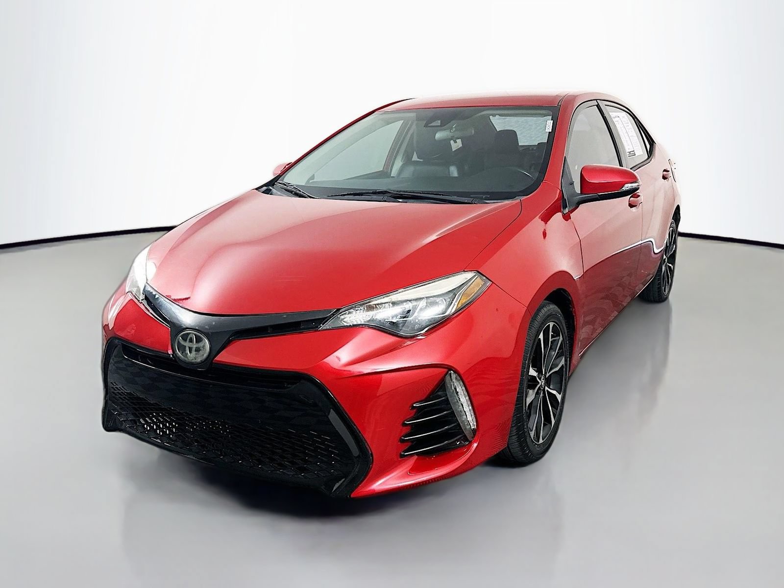 Used 2019 Toyota Corolla SE FWD image 3
