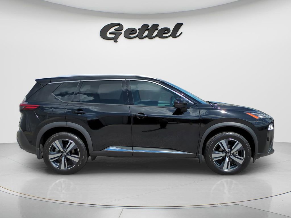 Certified 2023 Nissan Rogue SL image 3