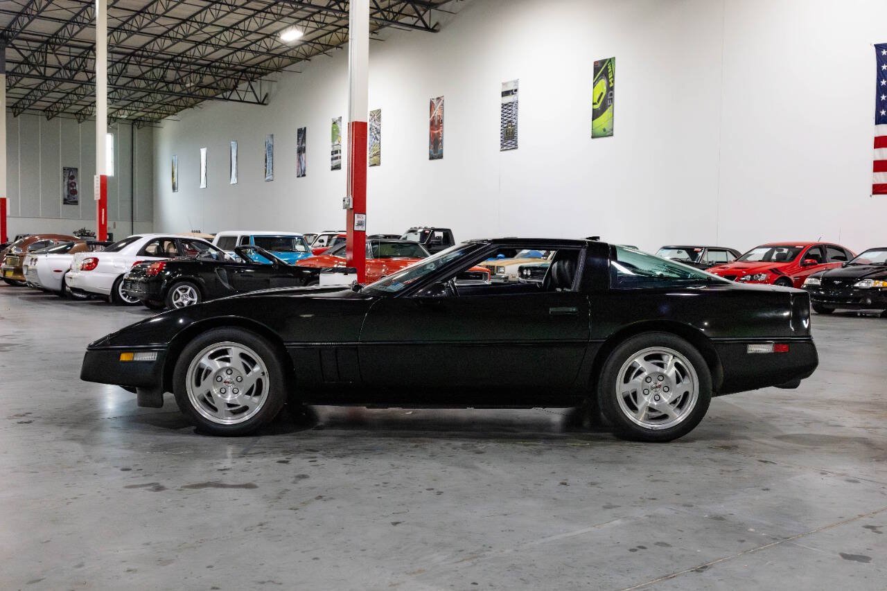 Used 1990 Chevrolet Corvette Coupe RWD image 3