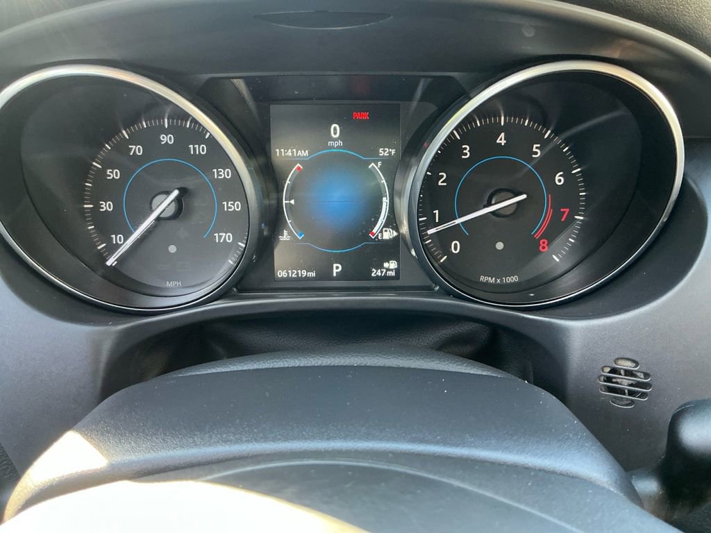 Used 2017 Jaguar XE Premium image 21