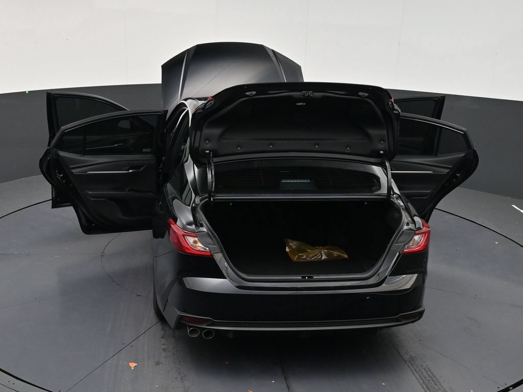 Used 2025 Toyota Camry SE FWD image 31