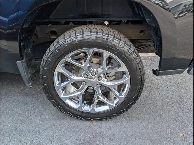 Used 2025 Chevrolet Silverado 1500 LT image 4