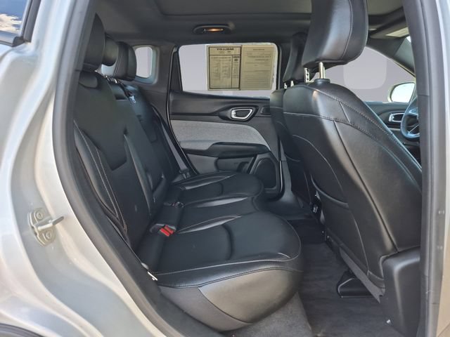 Used 2024 Jeep Compass Latitude w/ Sun and Sound Group AWD/4WD image 18