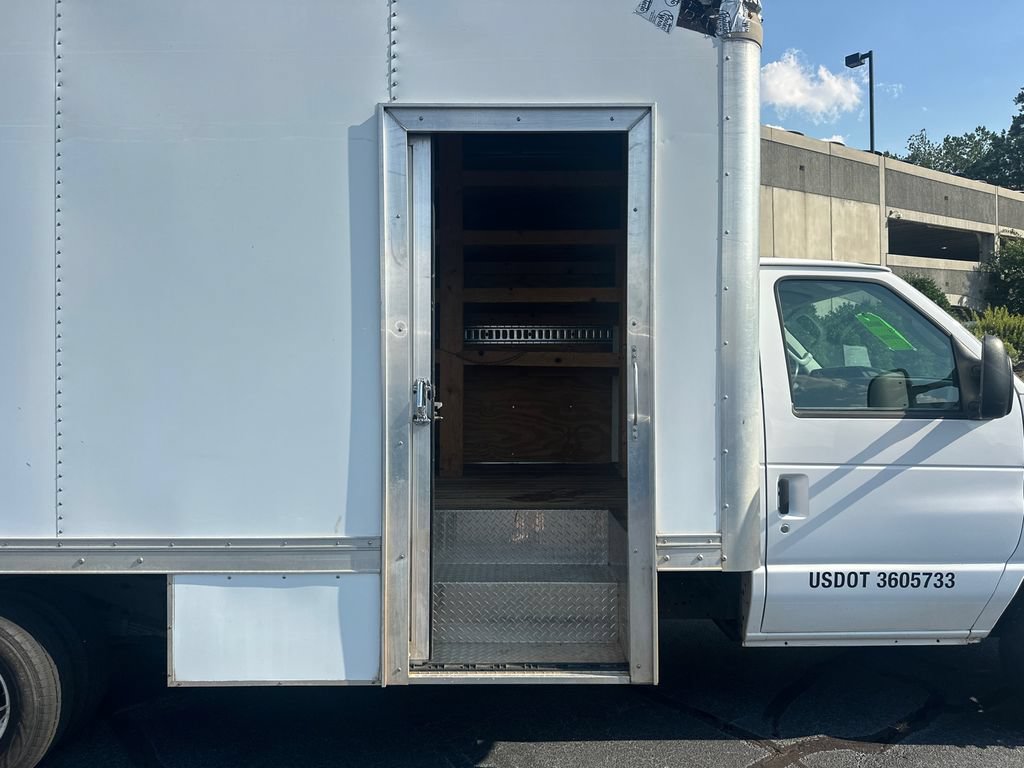 Used 2019 Ford E-450 and Econoline 450 Super Duty w/ Power Windows & Locks Group RWD image 13