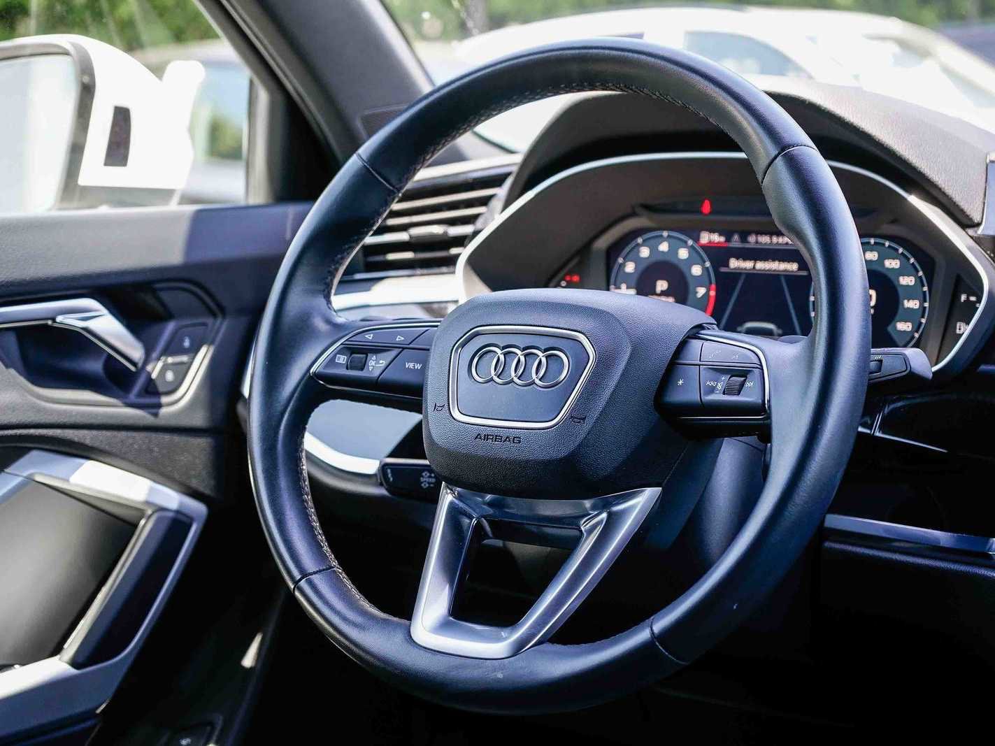 Used 2023 Audi Q3 2.0T Premium w/ Convenience Package AWD/4WD image 15