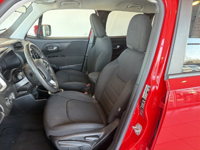 Used 2019 Jeep Renegade Latitude FWD image 19