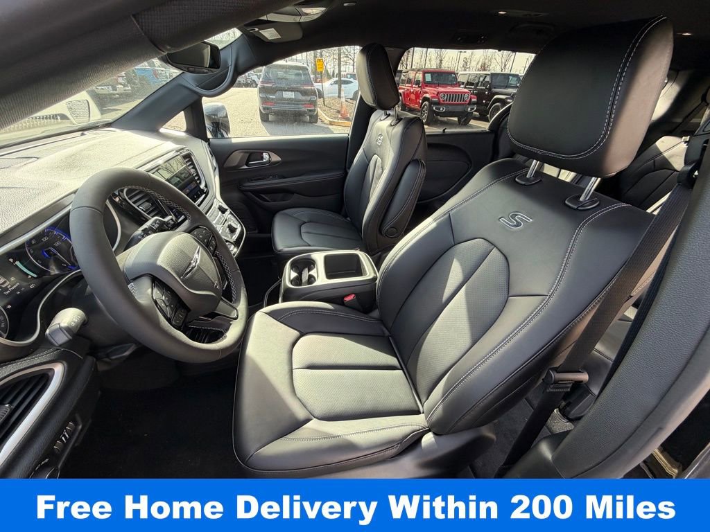New 2026 Chrysler Pacifica Select w/ S Appearance Package image 15