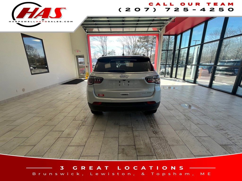 Used 2025 Jeep Compass Limited image 5
