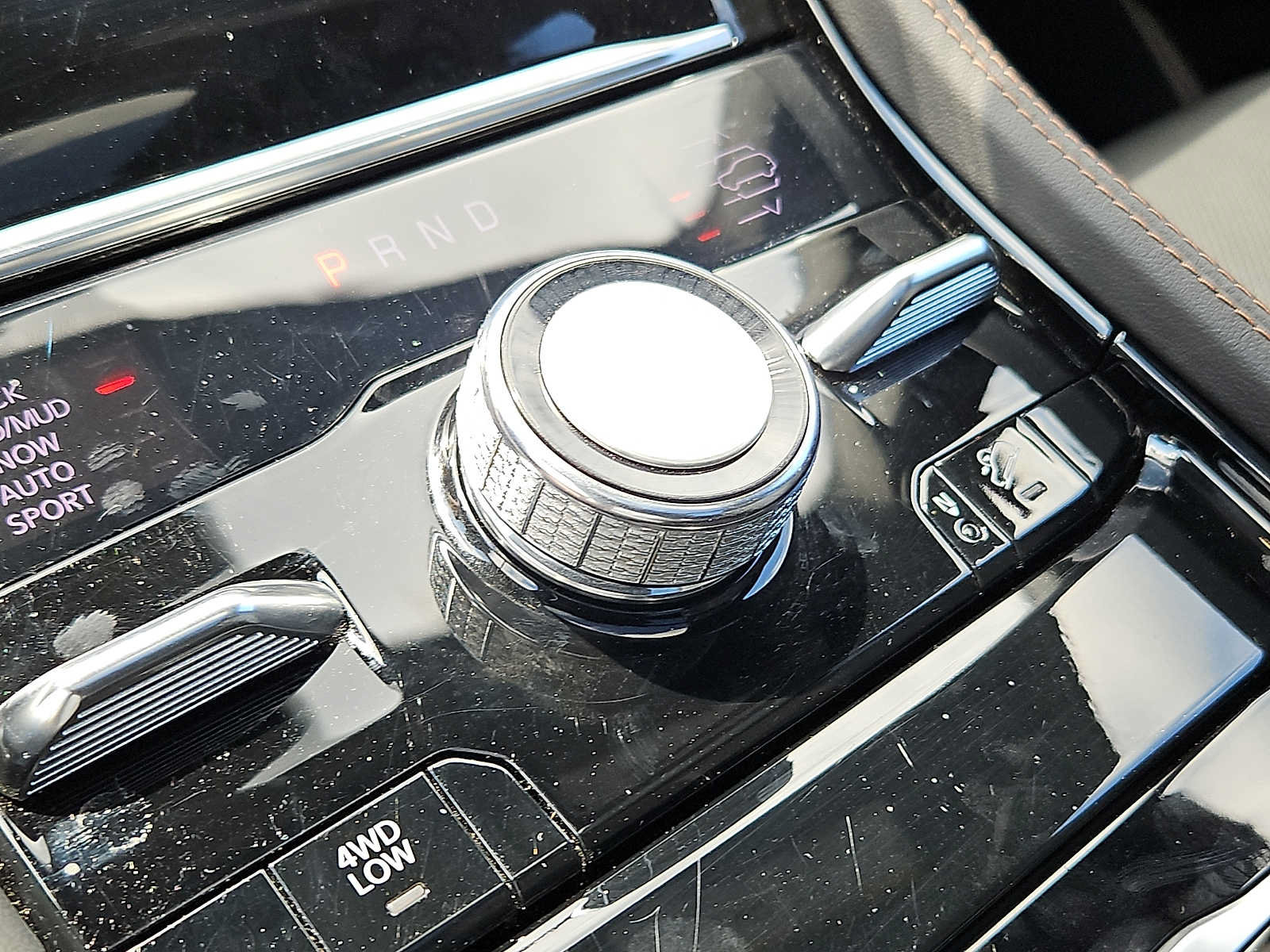 Used 2022 Jeep Grand Cherokee Summit AWD/4WD image 15