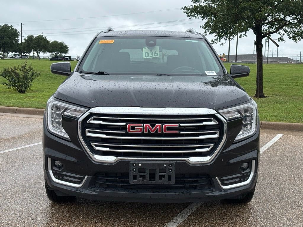 Used 2024 GMC Terrain SLT AWD/4WD image 3
