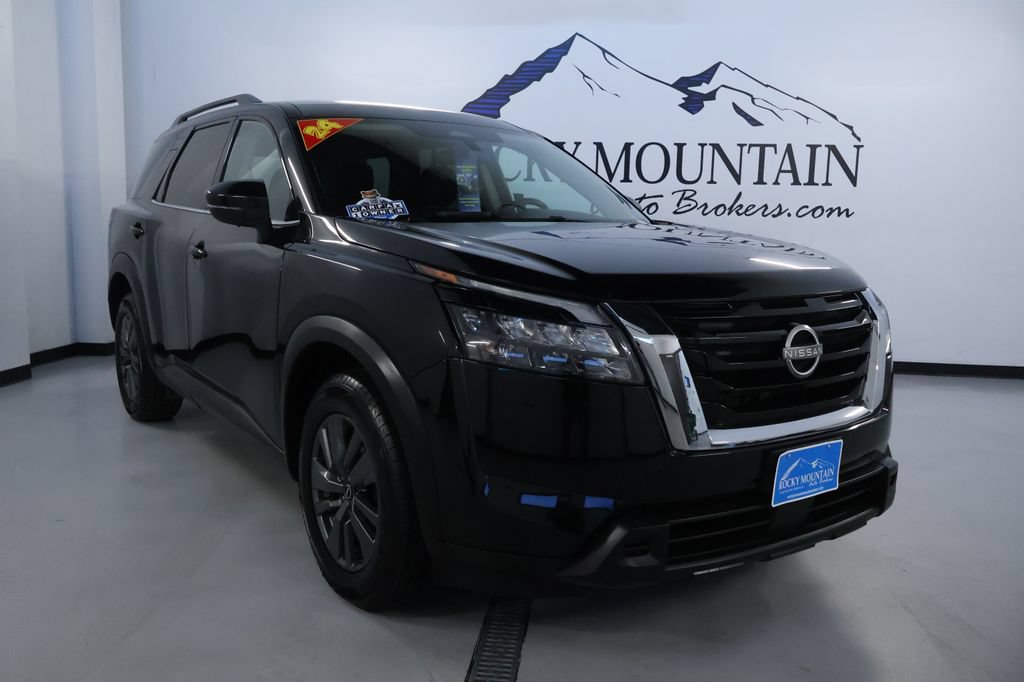 Used 2024 Nissan Pathfinder SV AWD/4WD 360° Tour