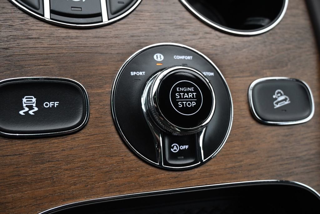 Used 2023 Bentley Bentayga image 37