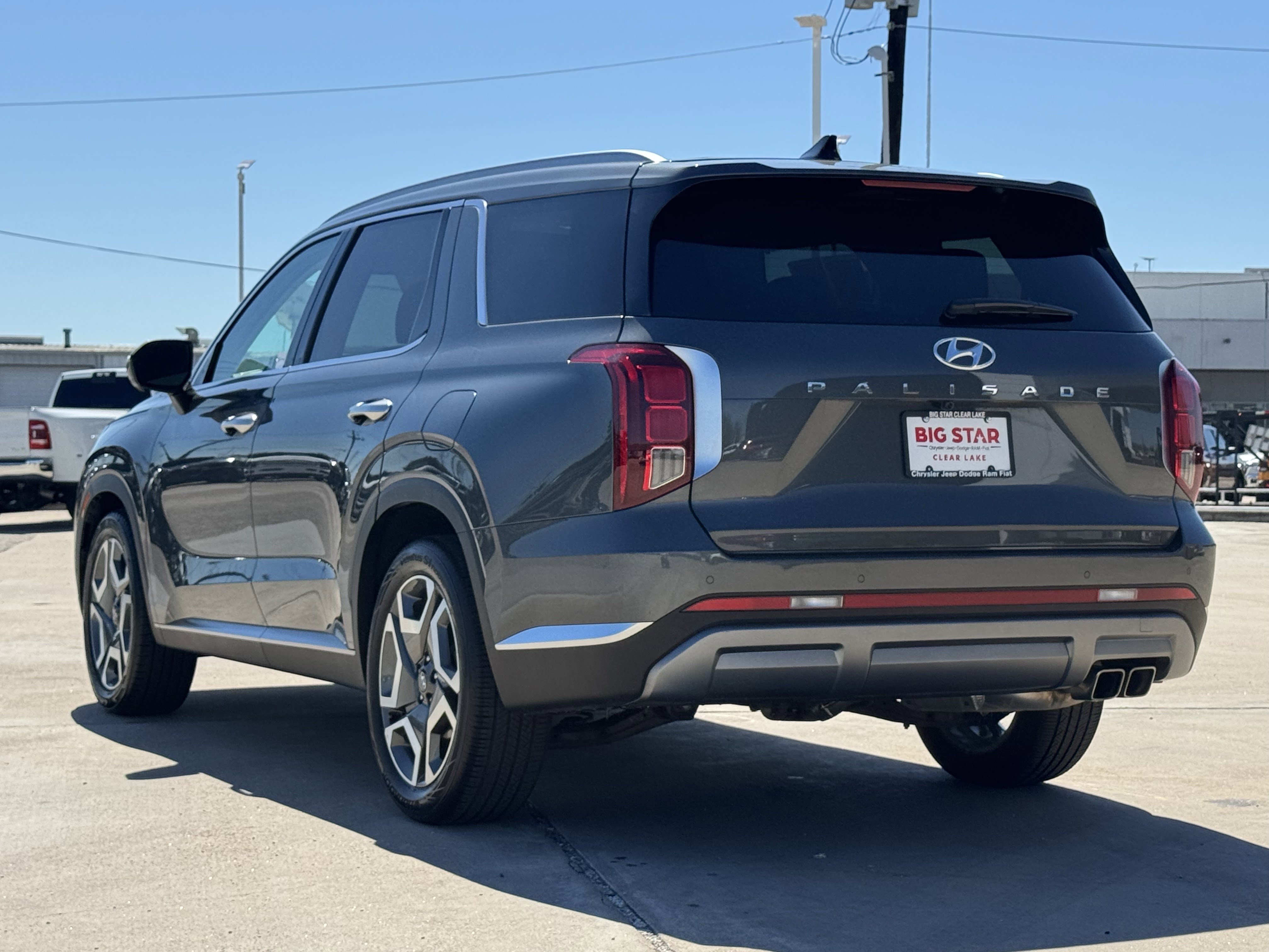 Used 2025 Hyundai Palisade Limited image 8