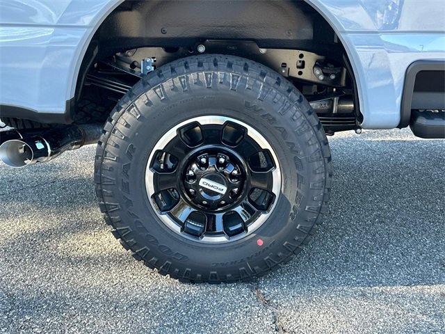 New 2026 Ford F350 Platinum w/ Tremor Off-Road Package image 17