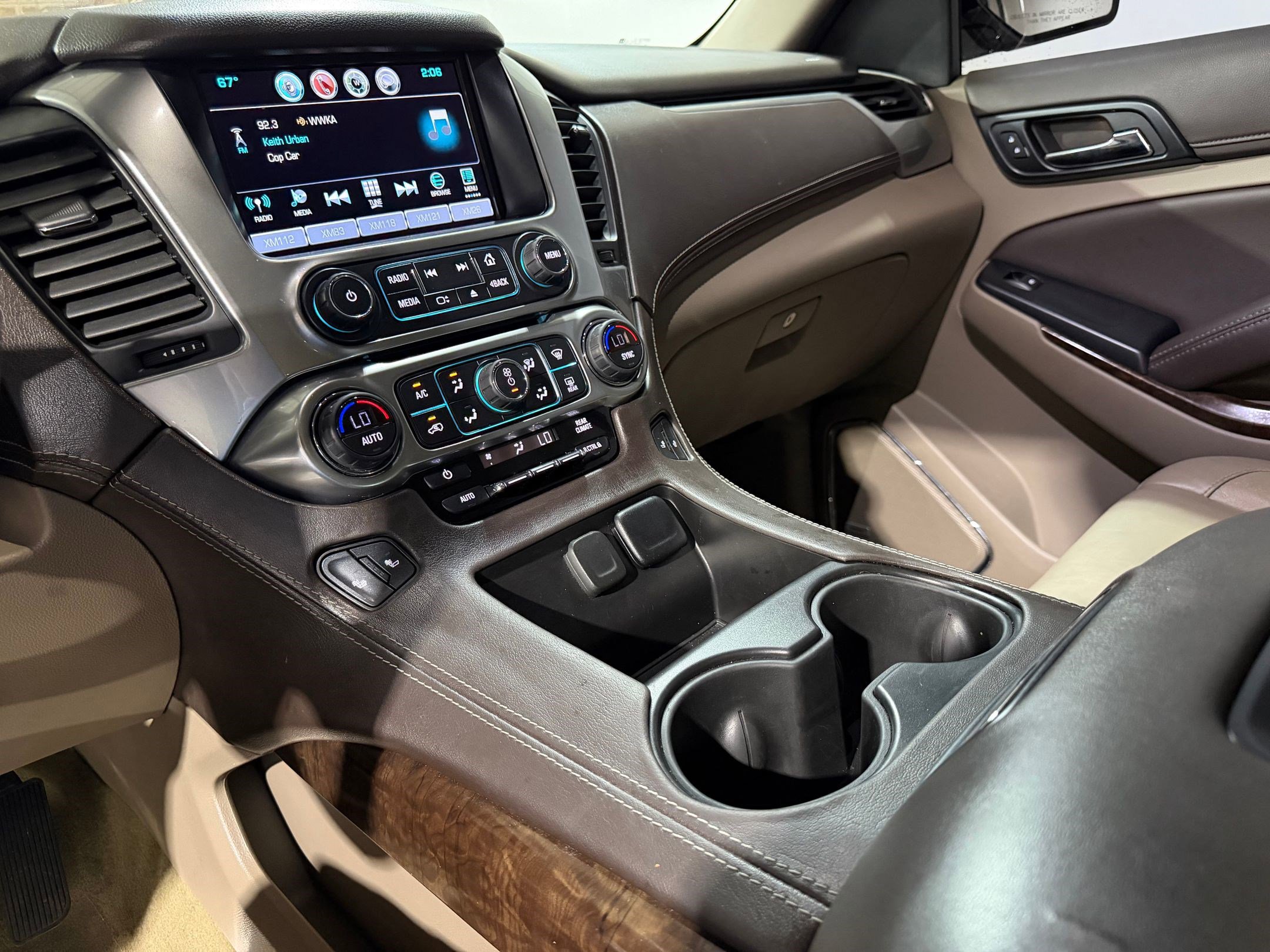 Used 2019 Chevrolet Suburban LT image 27