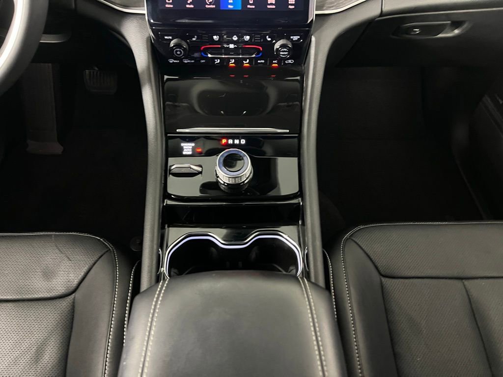 Used 2023 Jeep Grand Cherokee Limited w/ Luxury Tech Group II image 17