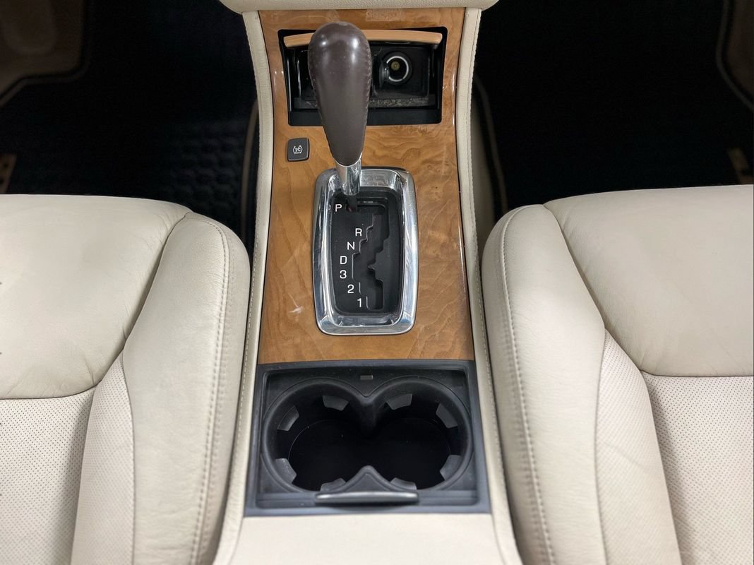 Used 2011 Cadillac DTS Platinum FWD image 33