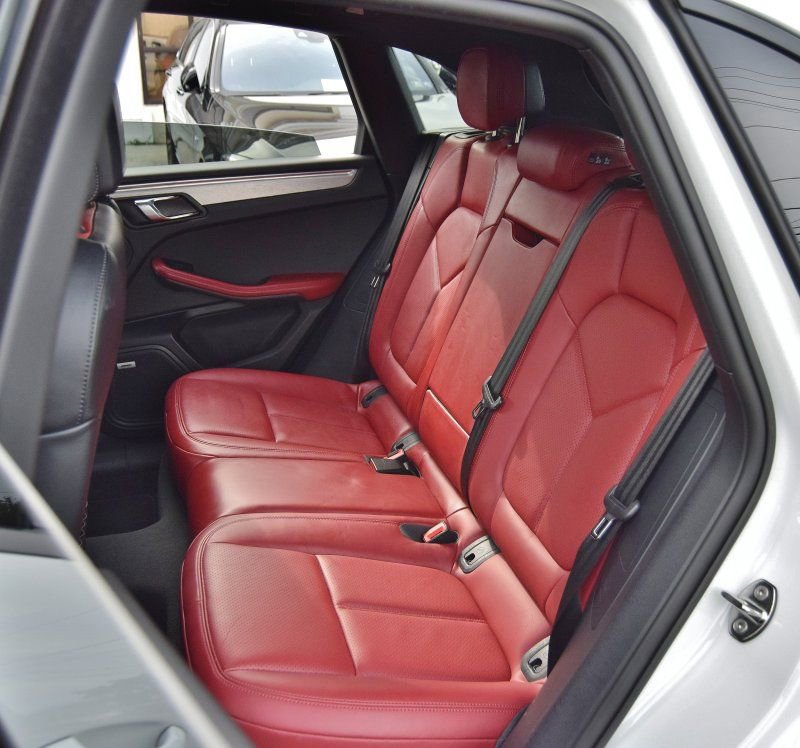 Used 2023 Porsche Macan image 37