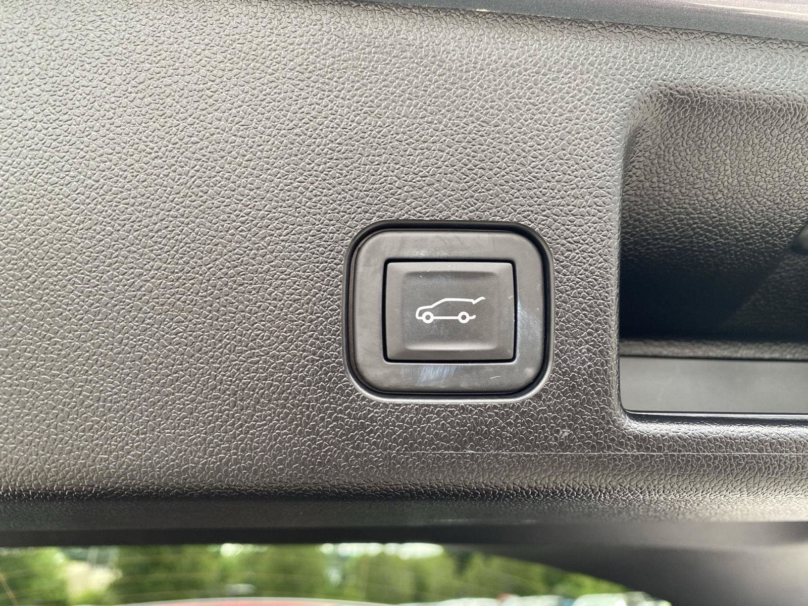 Used 2024 Chevrolet Equinox EV LT AWD/4WD image 16