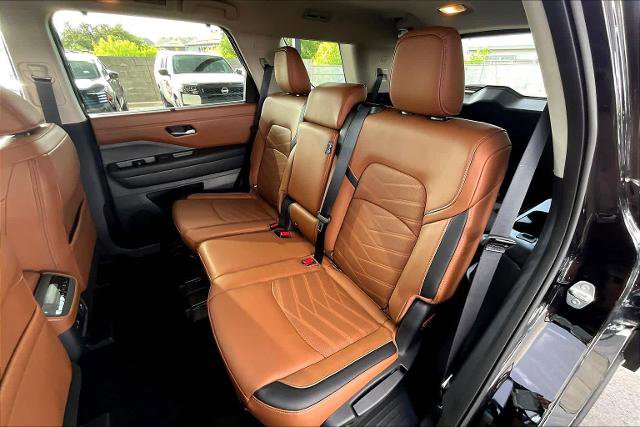 Certified 2024 Nissan Pathfinder Platinum w/ Cargo Package image 20