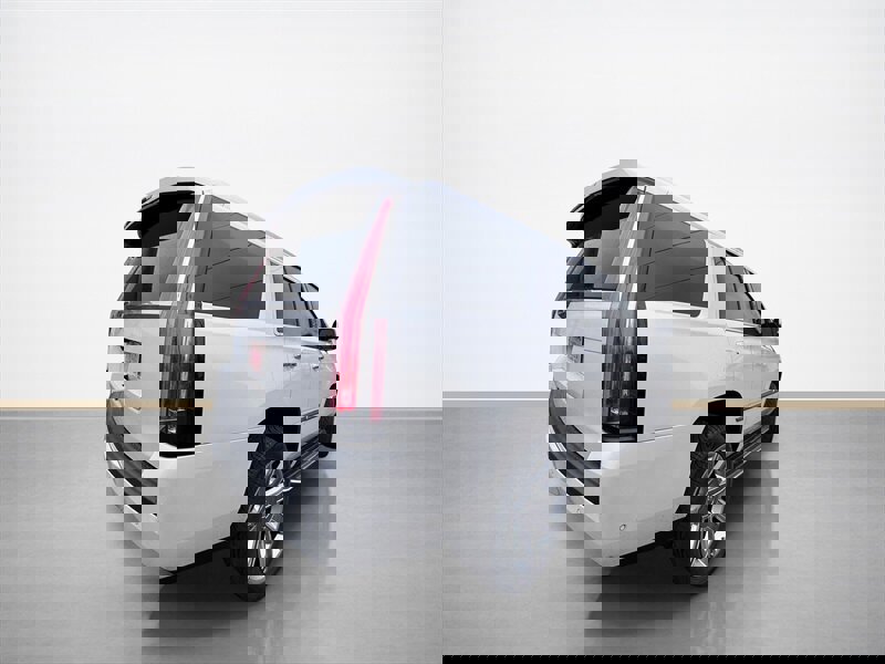 Used 2017 Cadillac Escalade Luxury image 4