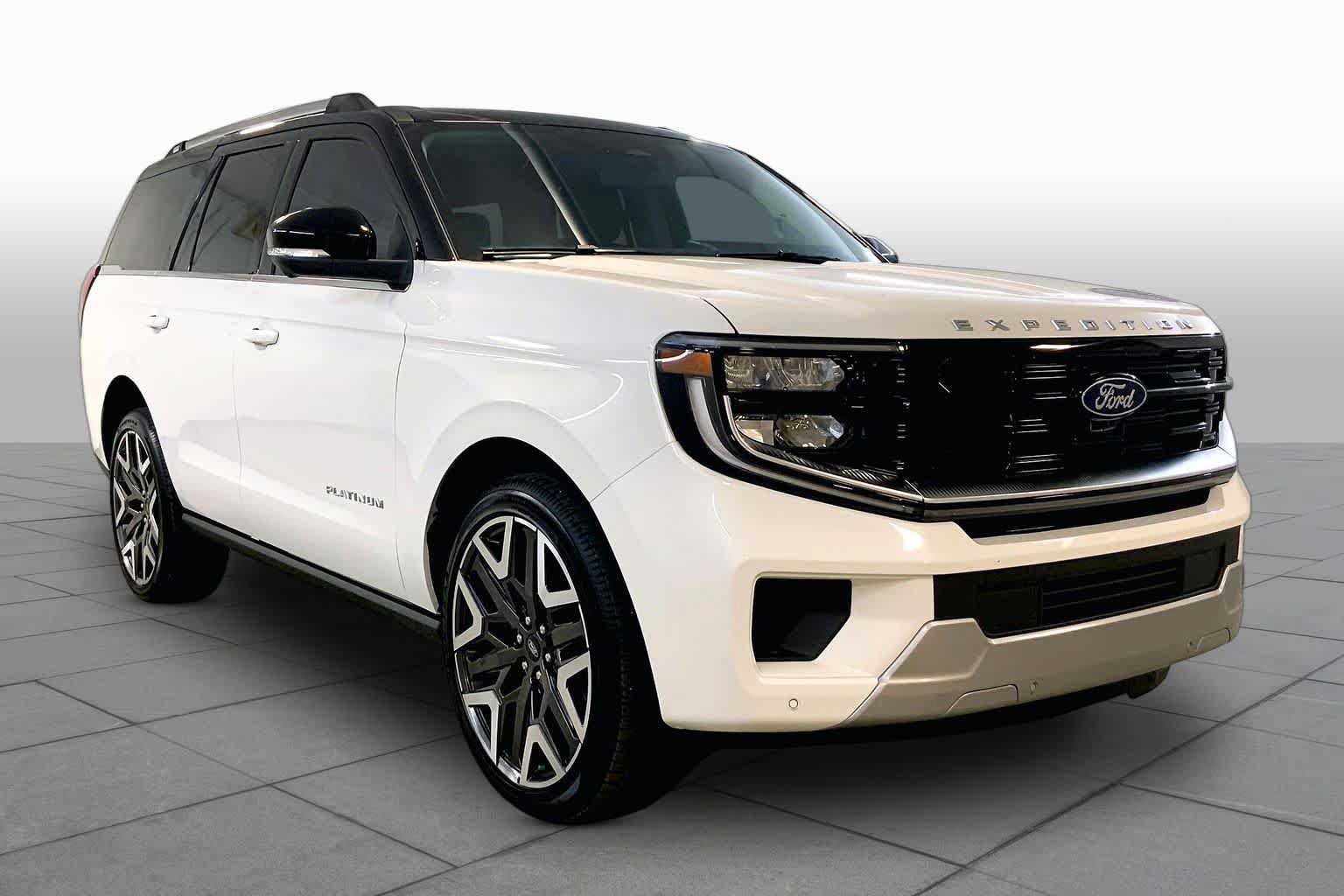 Used 2026 Ford Expedition Platinum w/ Platinum Ultimate Package AWD/4WD image 2