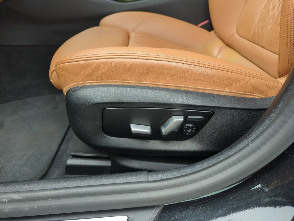 Used 2021 BMW 540i RWD image 12