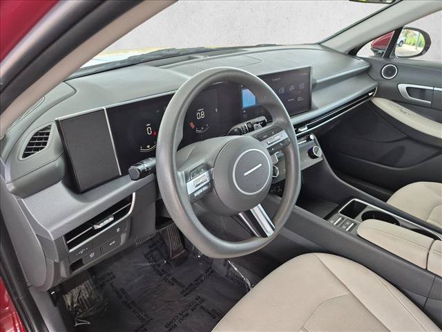 Used 2025 Hyundai Sonata SEL FWD image 10