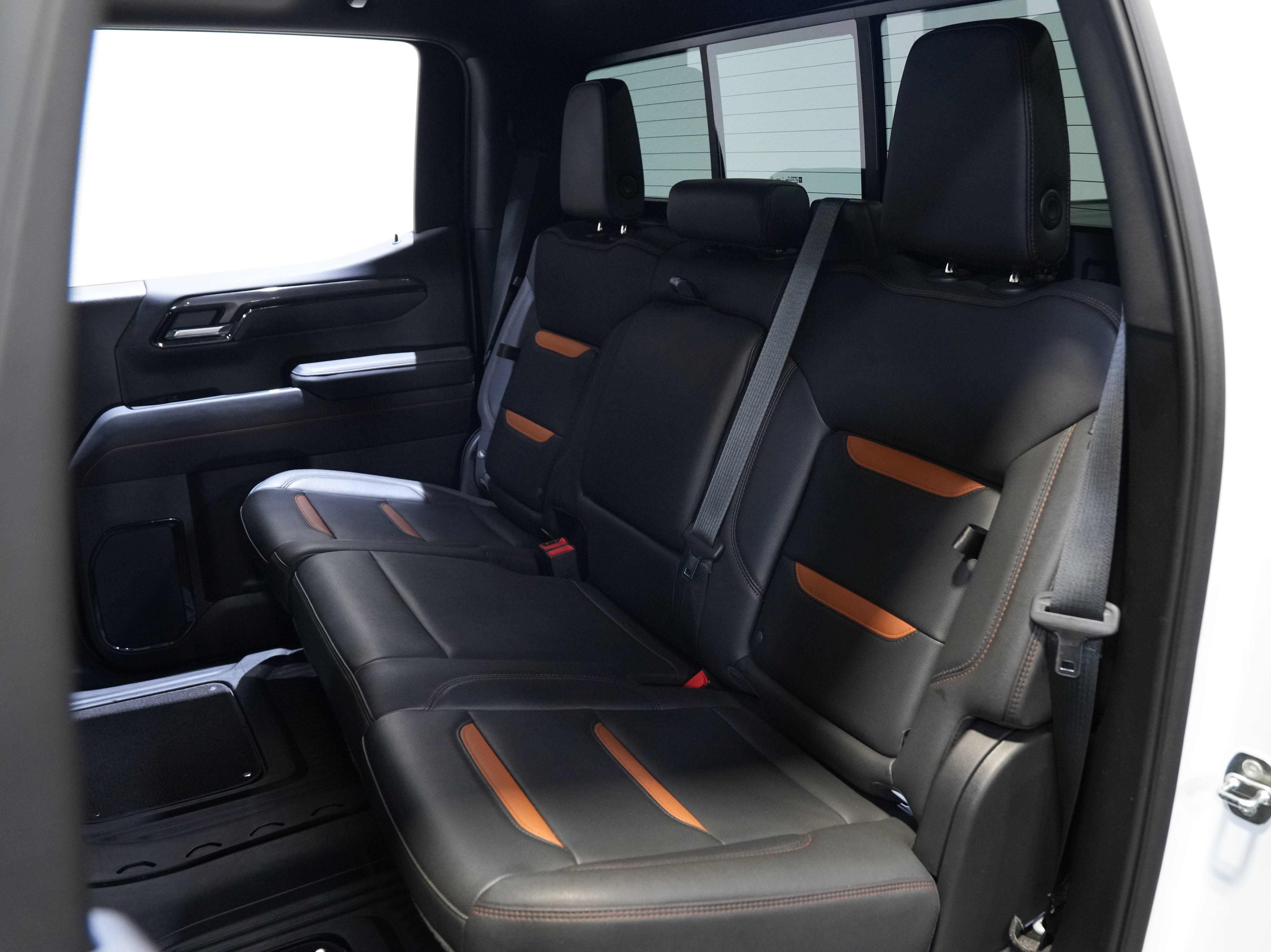 Used 2022 GMC Sierra 1500 AT4 w/ AT4 Premium Package AWD/4WD image 37