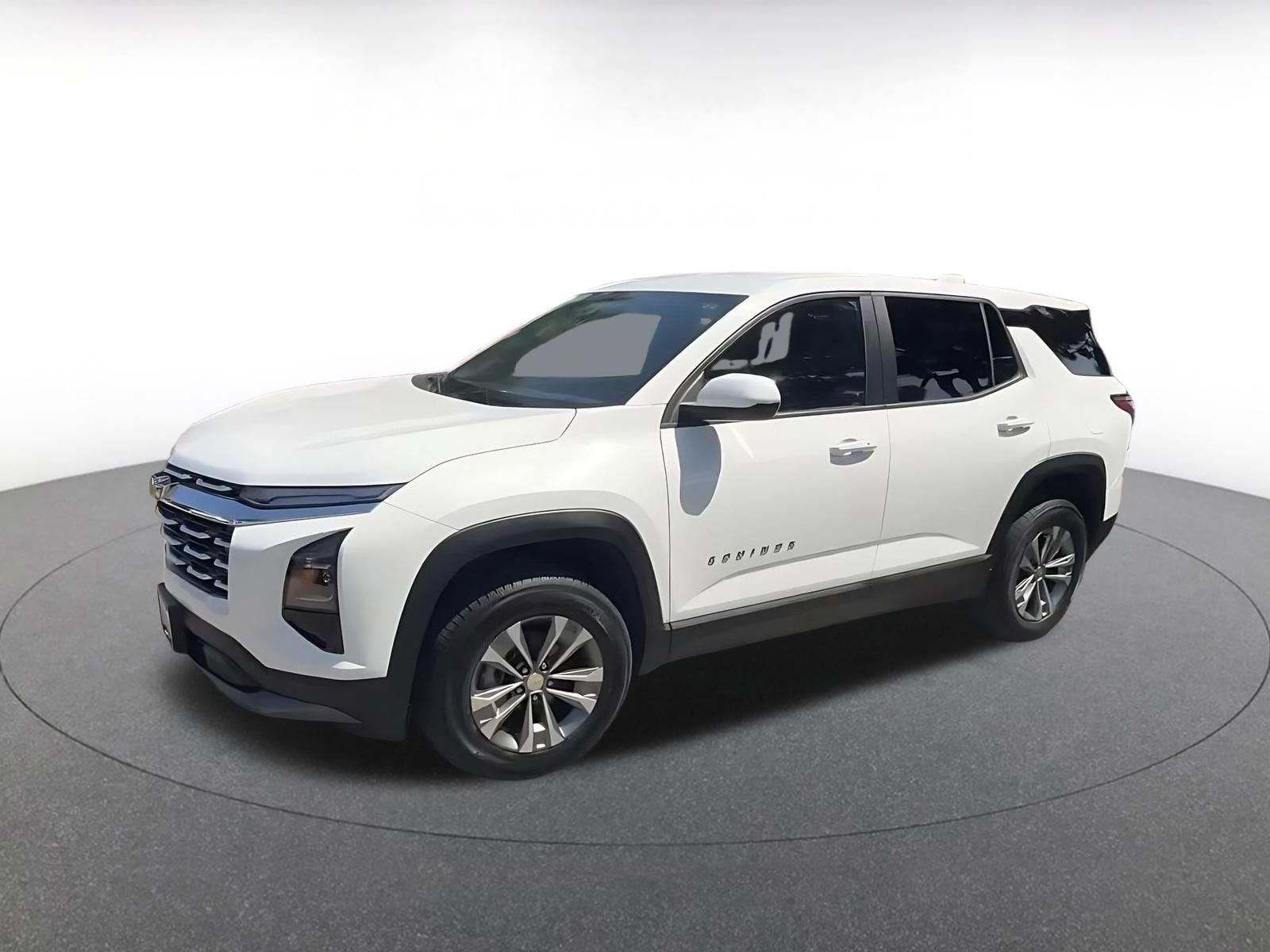 Used 2025 Chevrolet Equinox LT FWD image 8