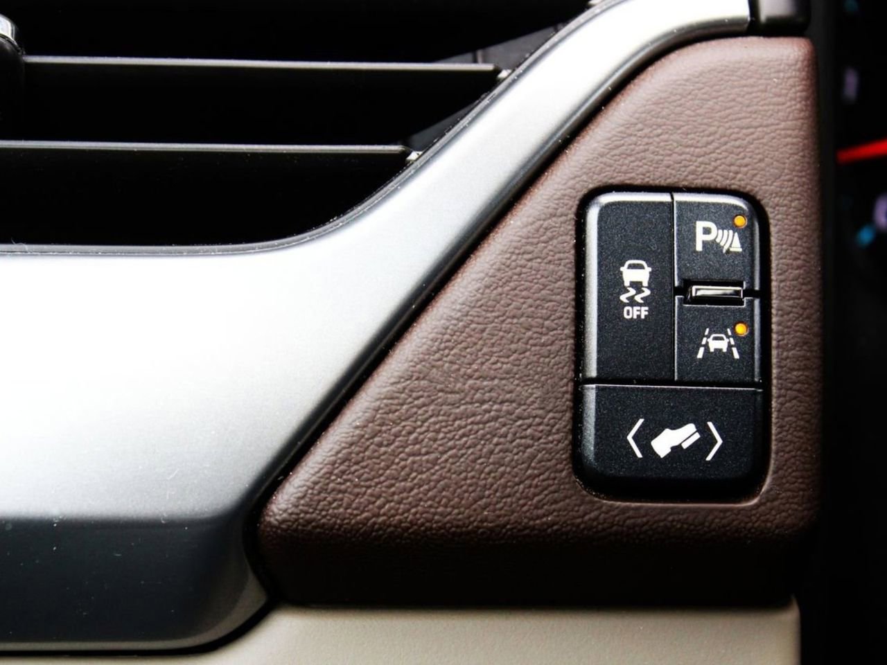 Used 2020 Chevrolet Tahoe LT image 29