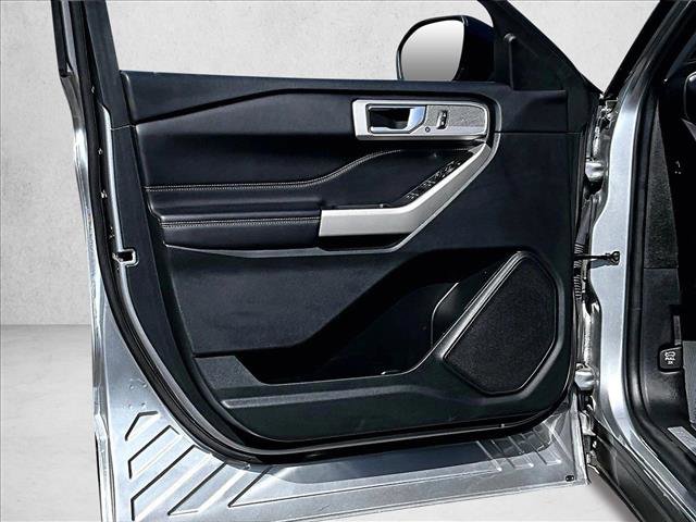 Used 2024 Ford Explorer Limited image 17