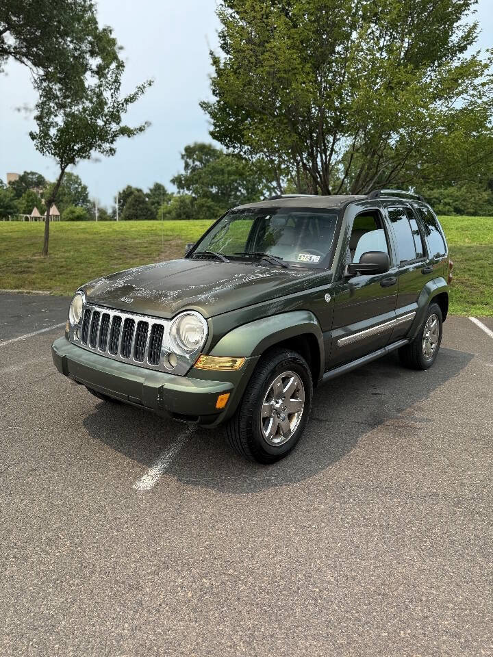 Used 2007 Jeep Liberty Limited AWD/4WD image 3