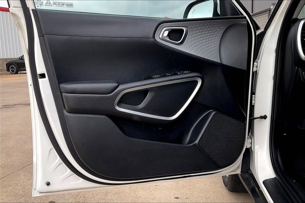 Used 2022 Kia Soul LX w/ Technology Package FWD image 22