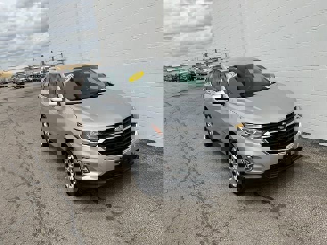 Used 2018 Chevrolet Equinox LT image 1