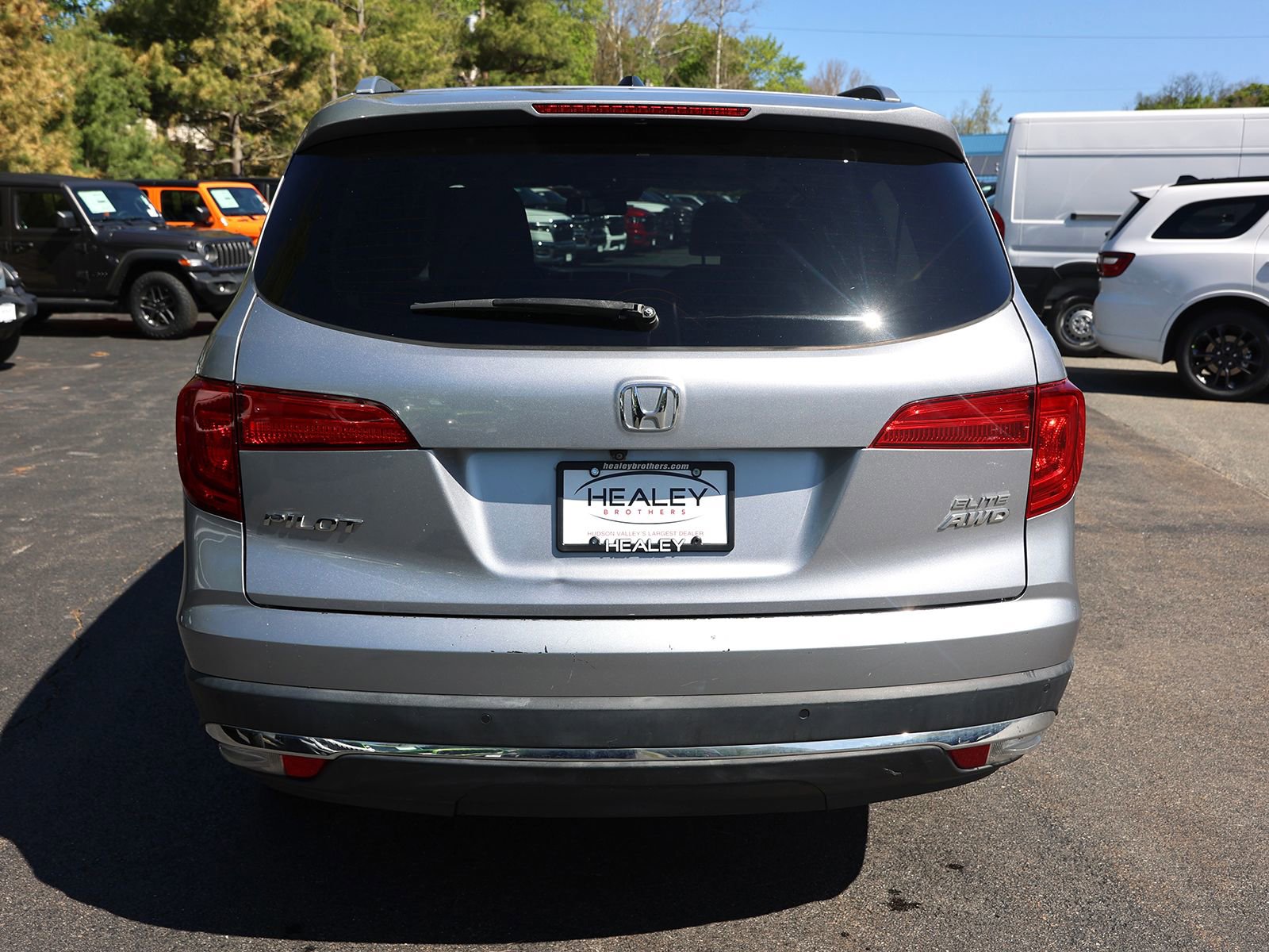 Used 2017 Honda Pilot Elite image 6