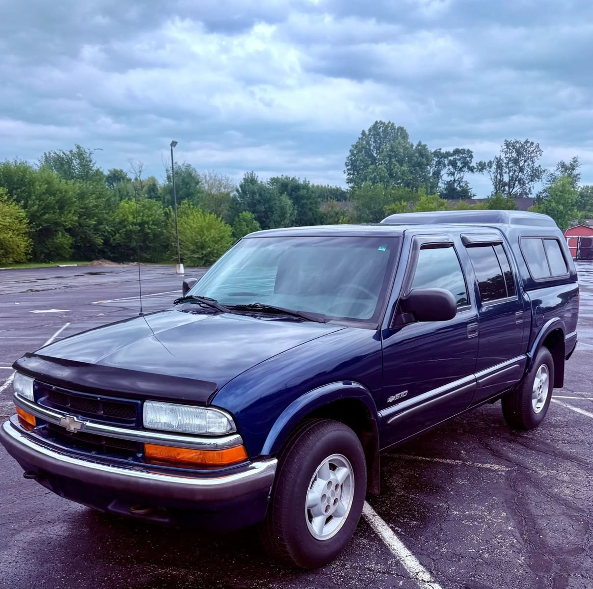 Used 2001 Chevrolet S10 Pickup LS AWD/4WD image 1