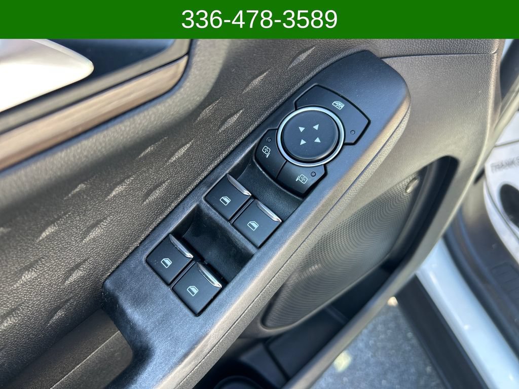 Used 2020 Ford Escape Titanium AWD/4WD image 11