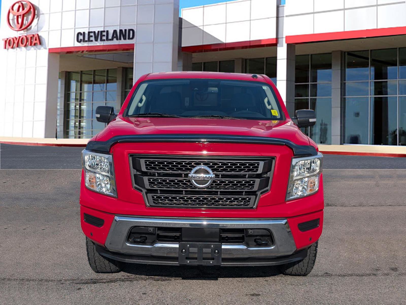 Used 2020 Nissan Titan SV w/ SV Convenience Package image 3